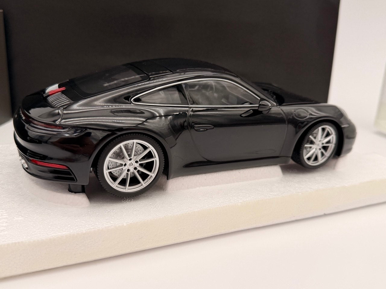 1:18 Minichamps Porsche 911 (992) Carrera 4S Coupe black WAP DEALER