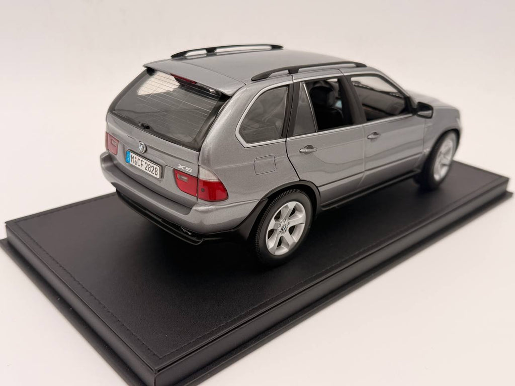 KYOSHO BMW E53 X5 4.4i SUV -SILVER METALLIC 1:18- GOOD IN DEALER BOX