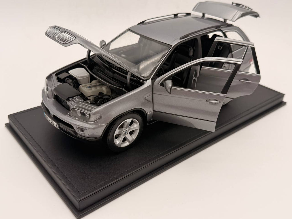 KYOSHO BMW E53 X5 4.4i SUV -SILVER METALLIC 1:18- GOOD IN DEALER BOX