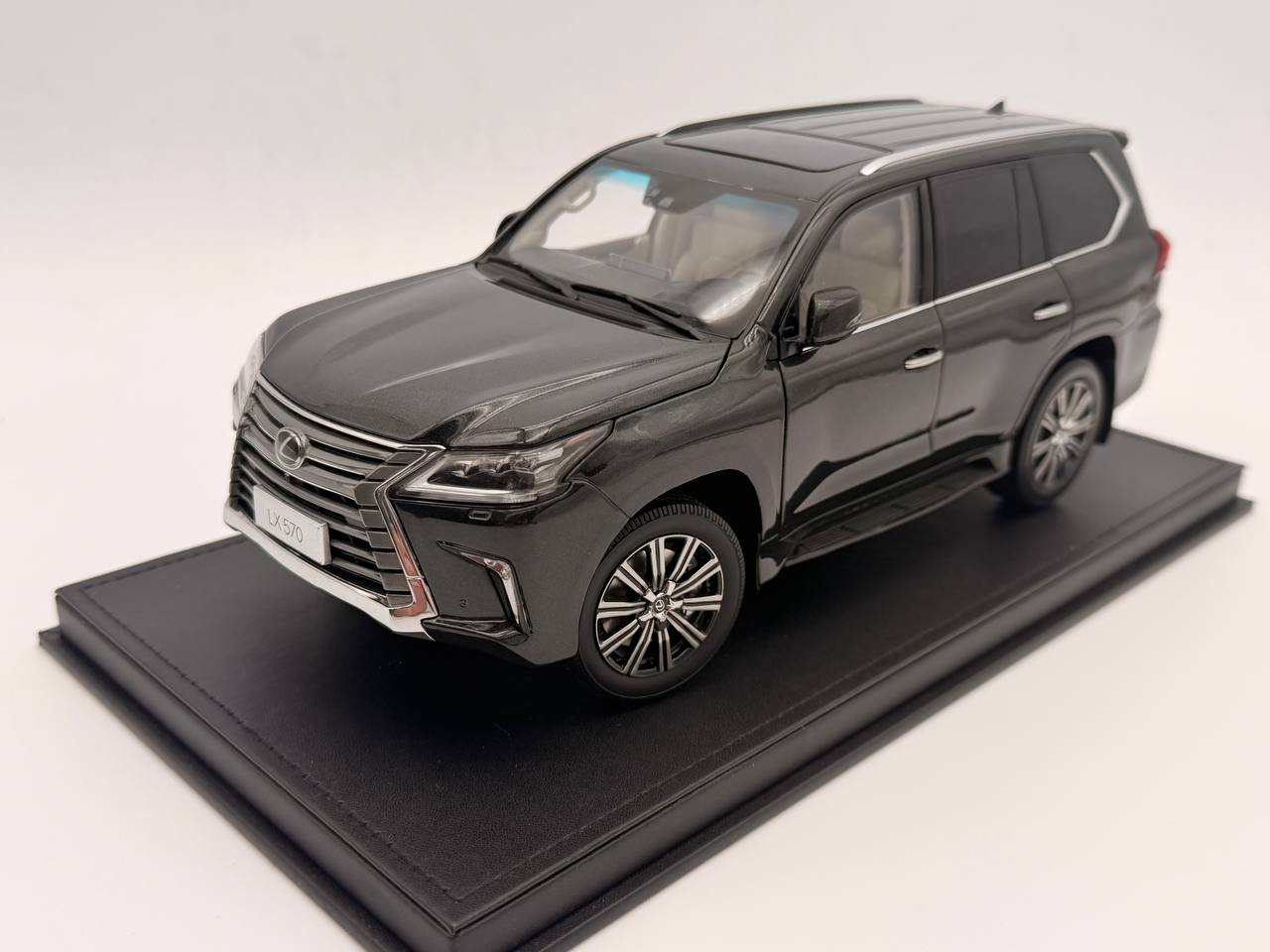 Kyosho 1/18 Lexus Lx570 Minicar Model Black