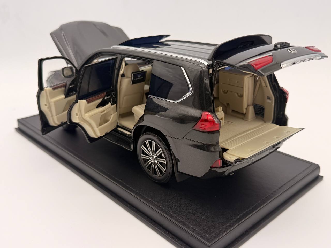 Kyosho 1/18 Lexus Lx570 Minicar Model Black