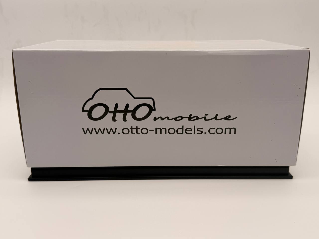 OTTO 1987 Mercedes 560 SEC AMG (W126) Signal Red 1:18 OT995