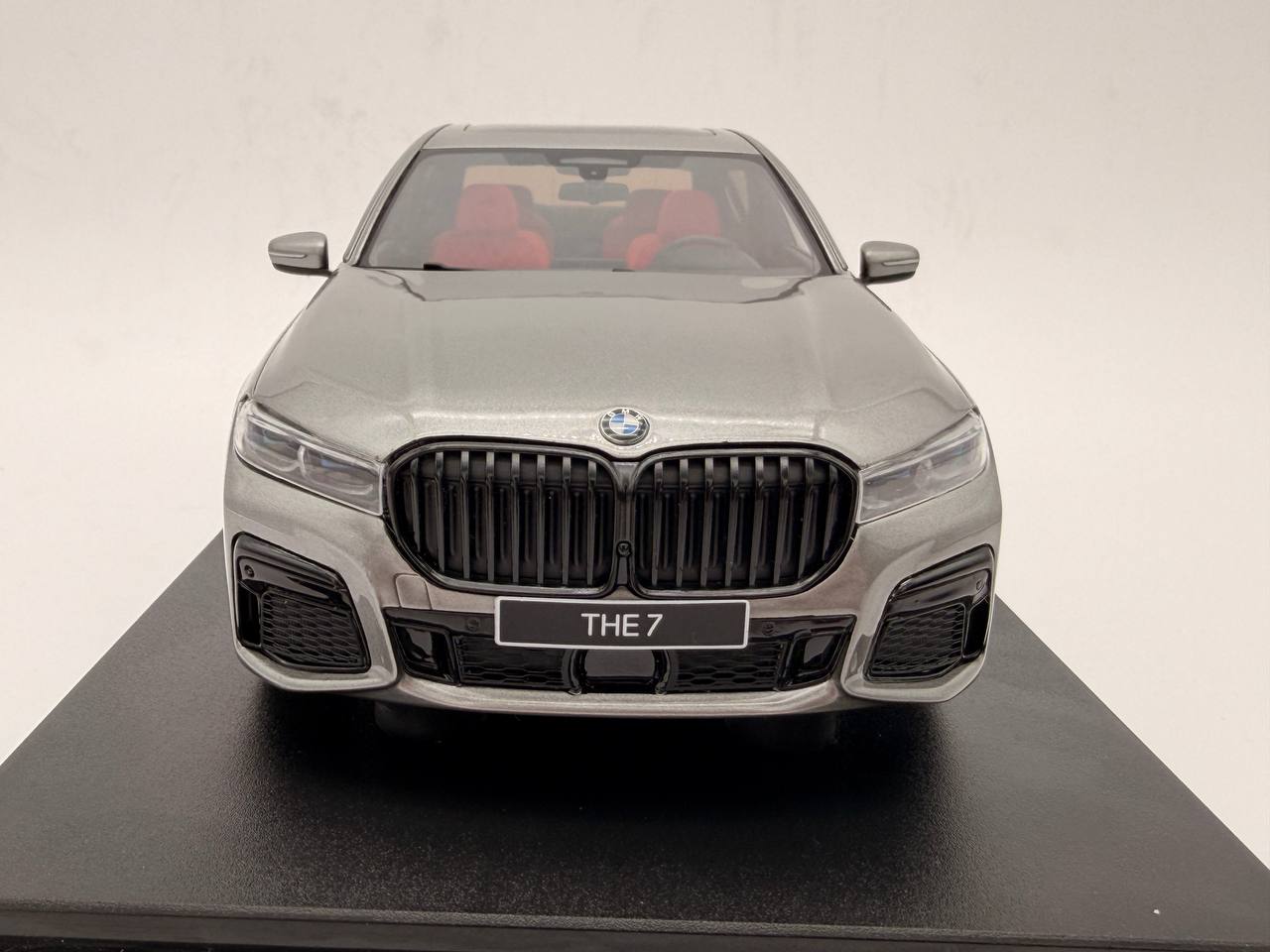 GT Spirit 1:18 BMW M760Li (G12) Final Edition in Donington Grey Metallic (GT478)