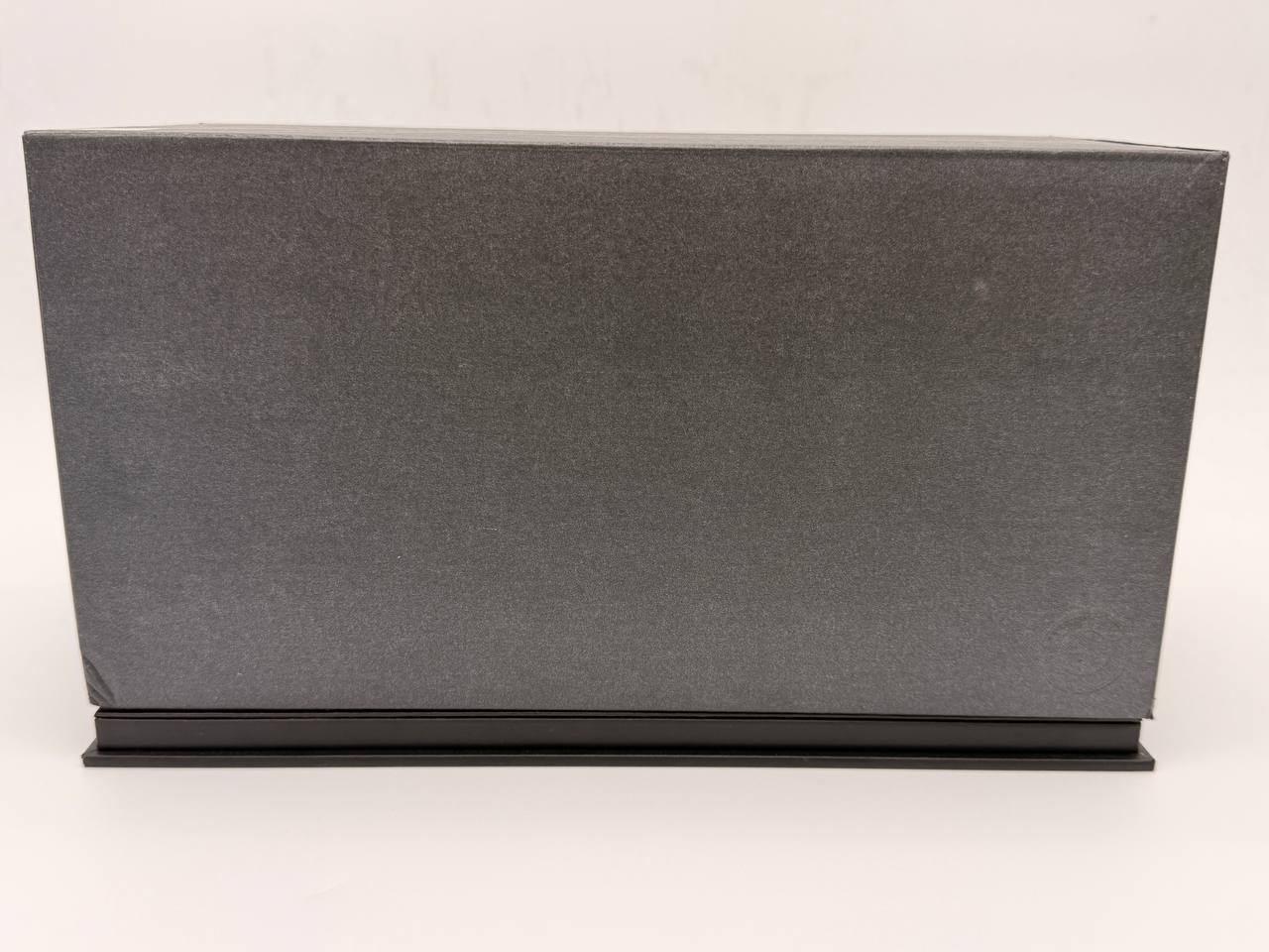 1:18  BMW 750Li (F02)  7-series  - Kyosho - Dealer Edition