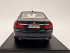 1:18  BMW 750Li (F02)  7-series  - Kyosho - Dealer Edition