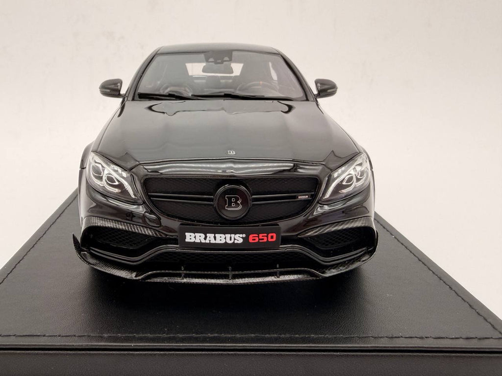 Mercedes-Benz Brabus 650 C63 Biturbo (2014) scala 1/18 GT Spirit GT132
