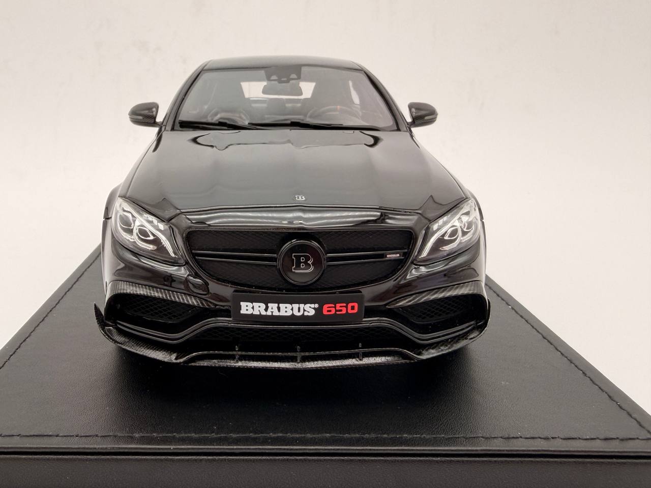 Mercedes-Benz Brabus 650 C63 Biturbo (2014) scala 1/18 GT Spirit GT132