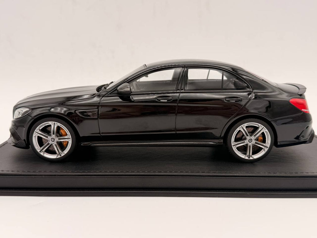 Mercedes-Benz Brabus 650 C63 Biturbo (2014) scala 1/18 GT Spirit GT132