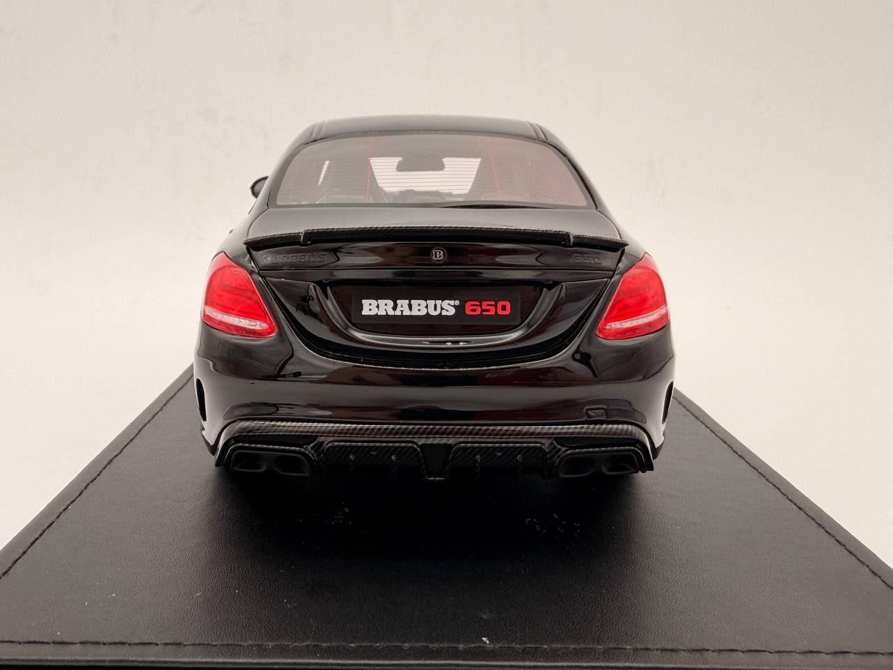 Mercedes-Benz Brabus 650 C63 Biturbo (2014) scala 1/18 GT Spirit GT132