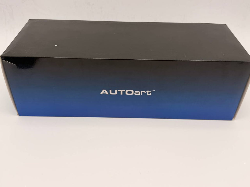 AutoArt Mercedes-Maybach S 600 Pullman (white) 1:18