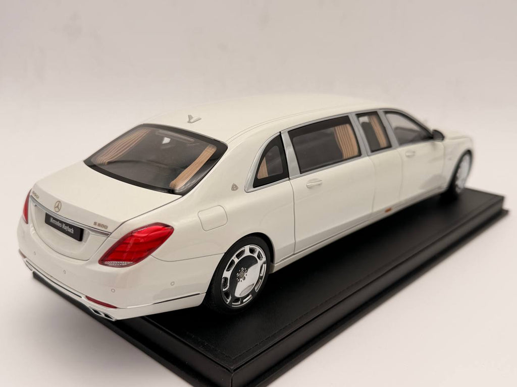 AutoArt Mercedes-Maybach S 600 Pullman (white) 1:18