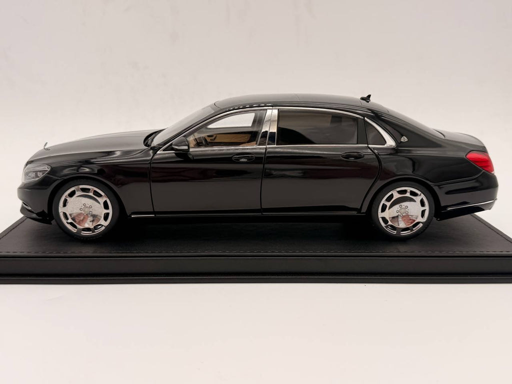 AUTOart Mercedes Maybach 1:18 S Class S600  Black 76293
