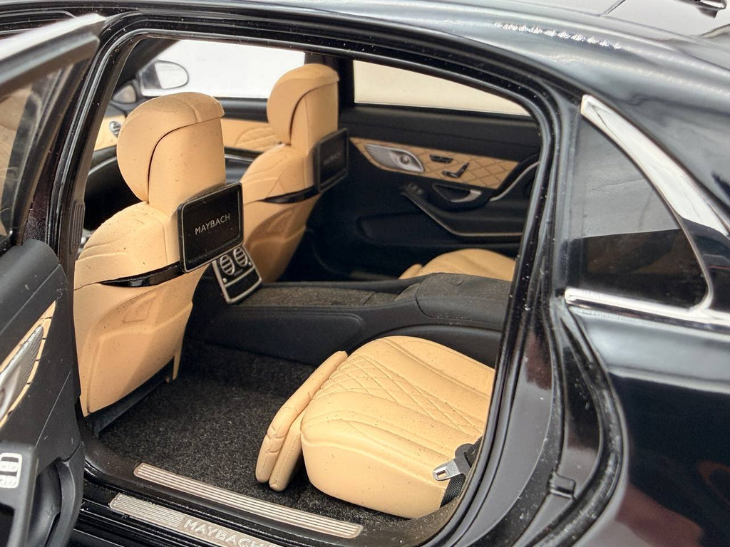 AUTOart Mercedes Maybach 1:18 S Class S600  Black 76293