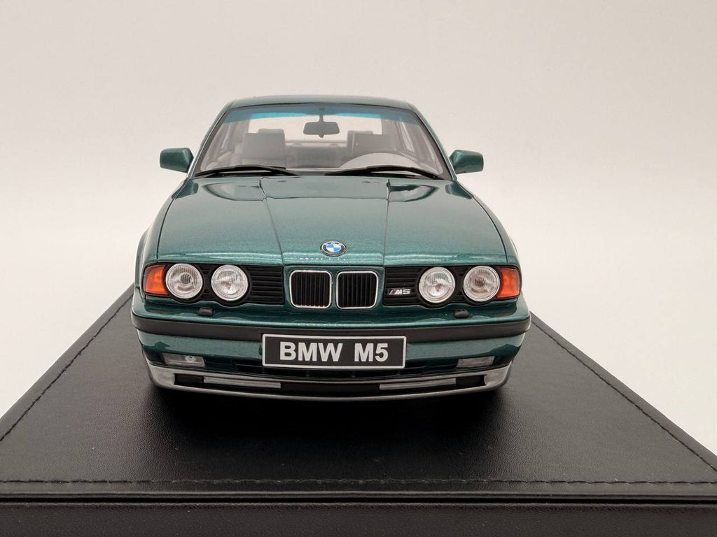 BMW M5 Touring (E34 Phase I) 1991 – Grün Maßstab 1:18 von OTTOmobile