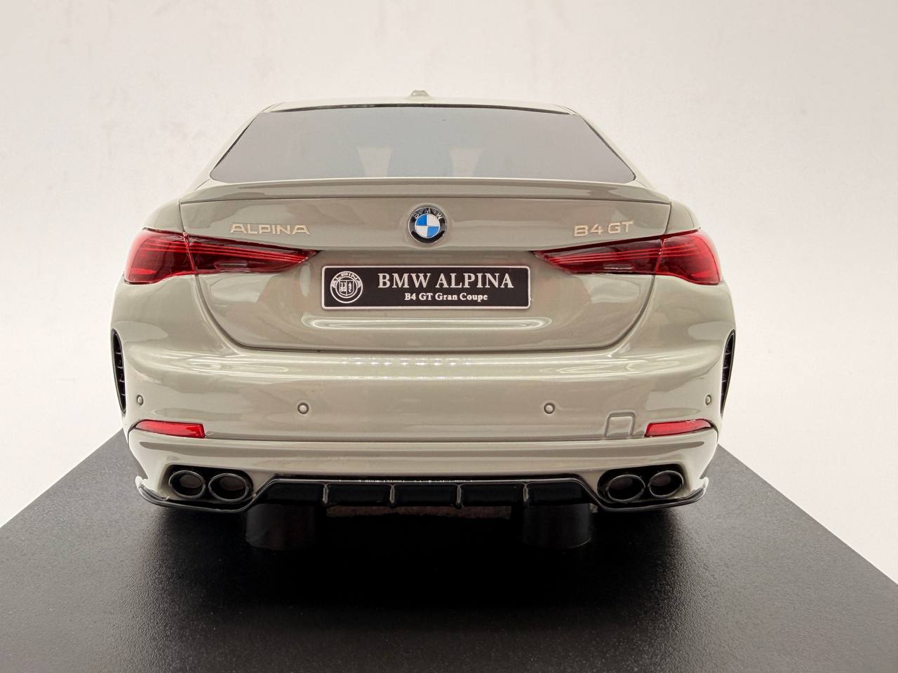 Alpina A110 1/18