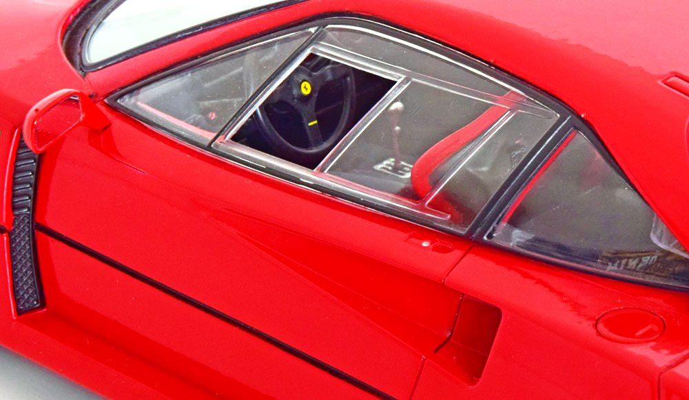 Ferrari F40 Leichtbaumodell im Maßstab 1:18