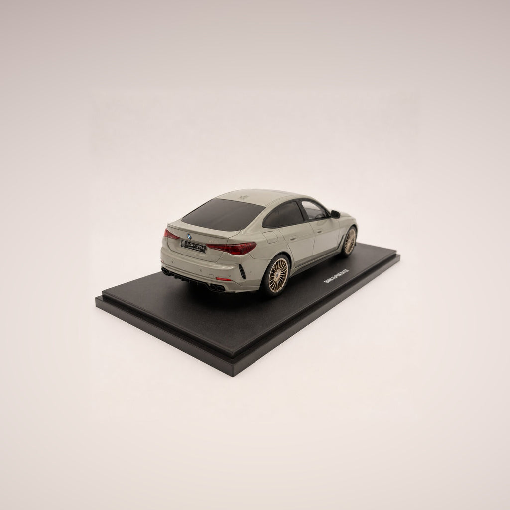 BMW Alpina B4 Gran Coupé (G26) – Gris Fashion Escala 1:18 de GT Spirit