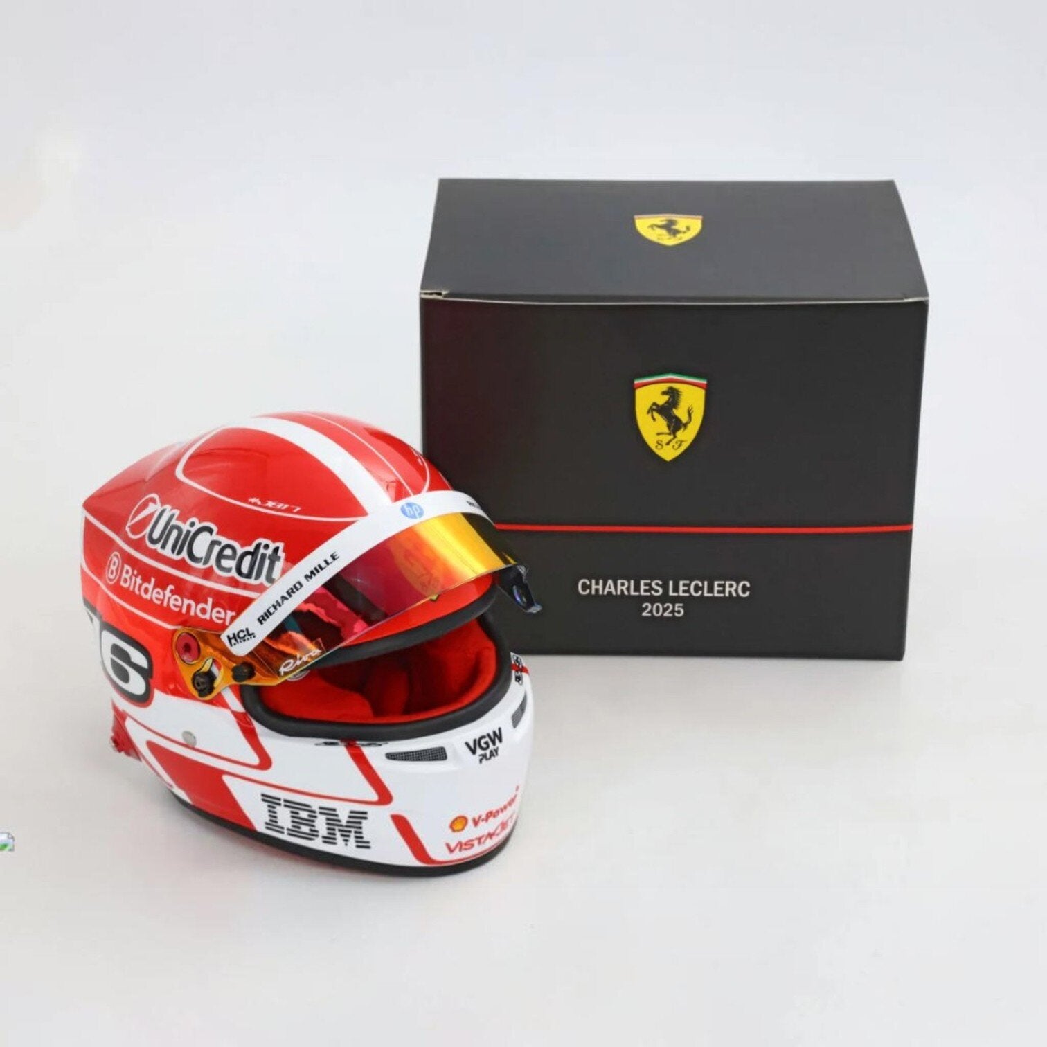 Mini casco de la temporada 2025 de Charles Leclerc #16 de Bell a escala 1:2 de BELL