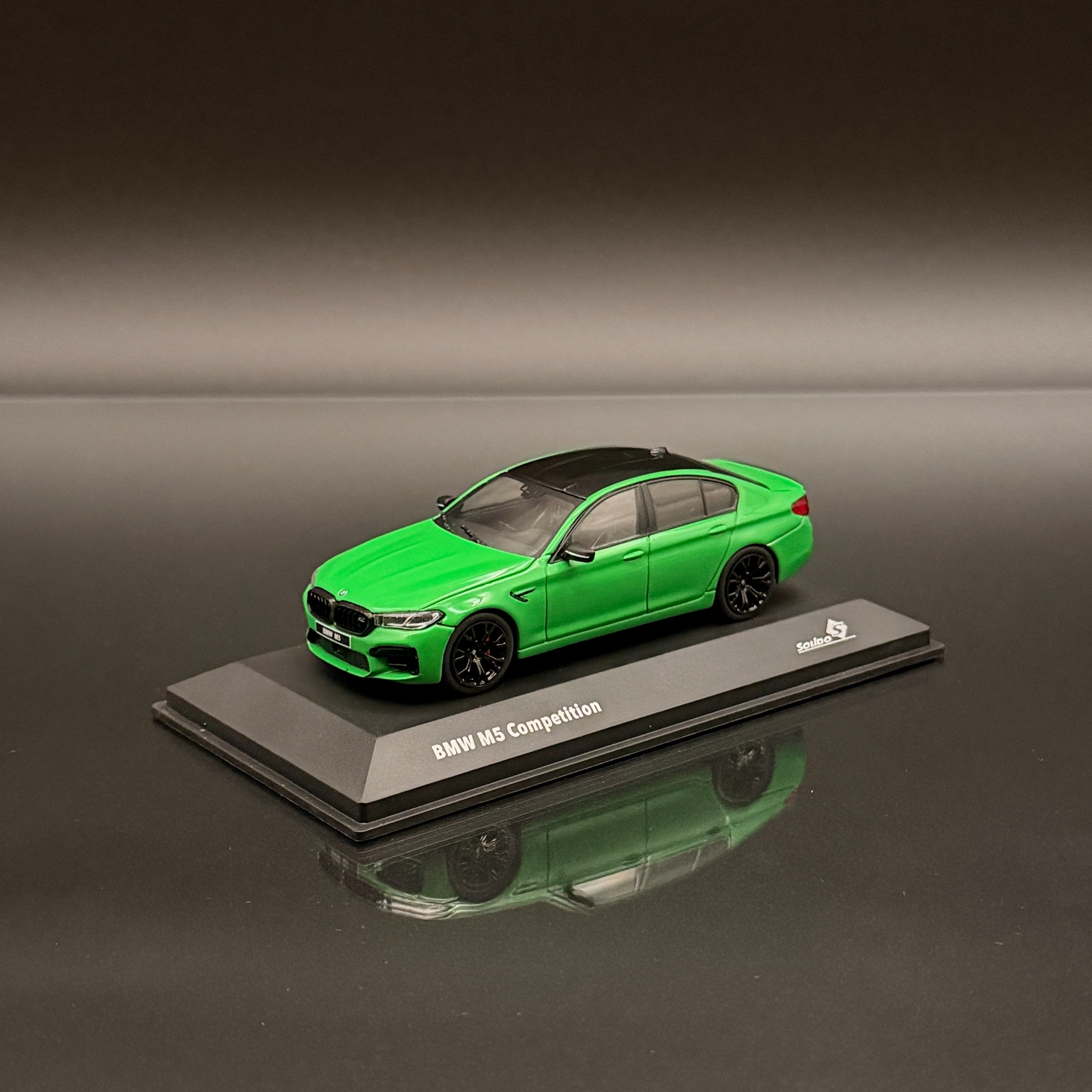 BMW M5 Competition 2022 Signal Green 1:43 Premium Diecast Model Car