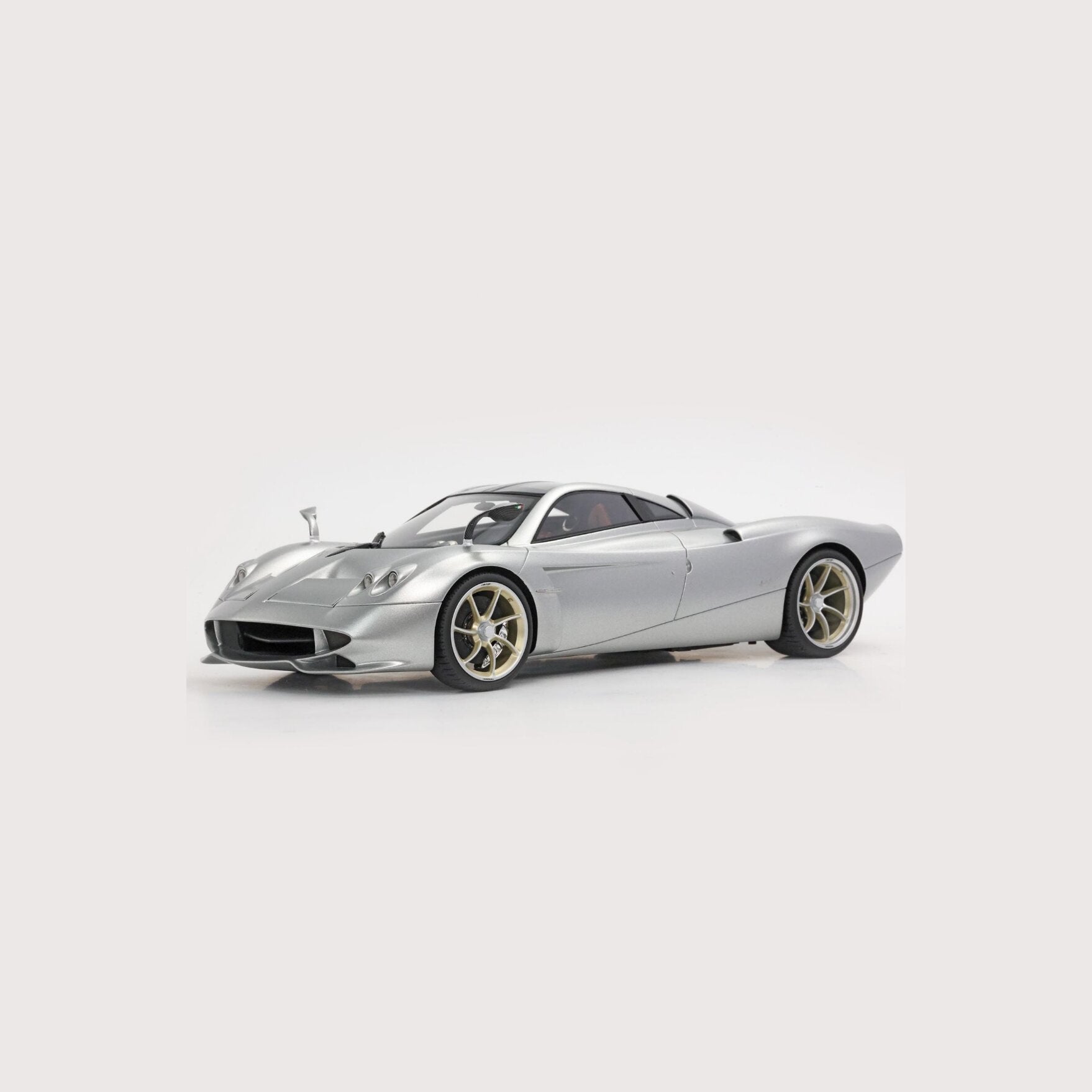 Pagani Huayra Codalunga – Grigio Montecarlo Semi Mate Edición Limitada (100 pzas) con Vitrina Escala 1:18 de BBR Models