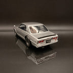 Nissan Skyline 2000 GT-R (KPGC10) 1971 – Plateado Escala 1:12 de OTTOmobile