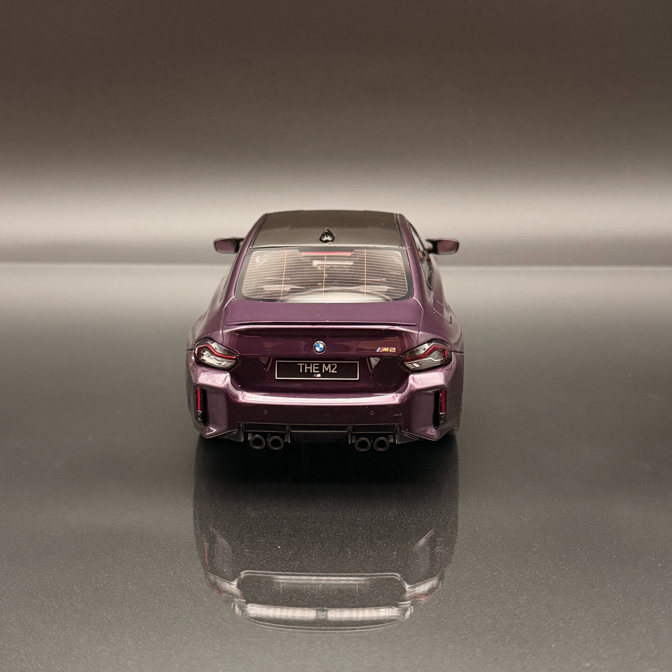 BMW M2 G87 Coupe 2023 – Twilight Purple Metallic – Premium 1:18 Scale Collectible by GT Spirit