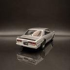 Nissan Skyline 2000 GT-R (KPGC10) 1971 – Plateado Escala 1:12 de OTTOmobile
