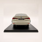 BMW Alpina B4 Gran Coupé (G26) – Gris Fashion Escala 1:18 de GT Spirit