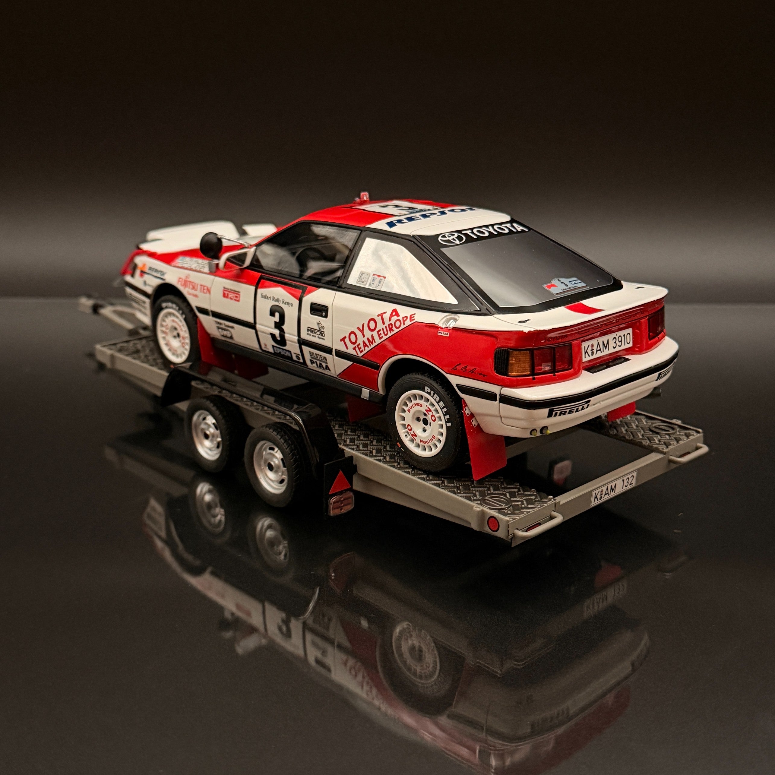 Toyota Rally Pack RAC Safari 1990 White 1:18 OTTO OT480 Classic Rally Model
