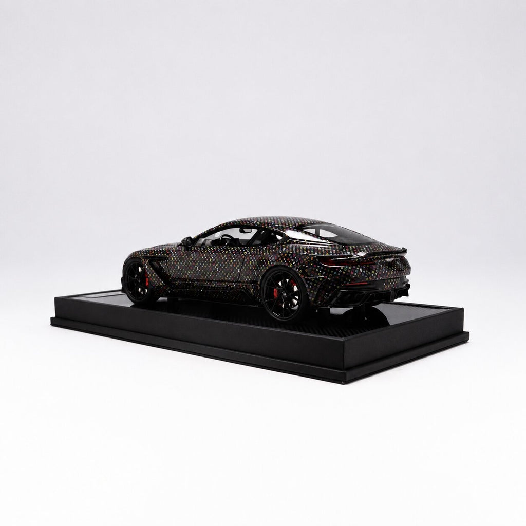 T&P Mansory Aston Martin DB11 Cyrus Black LV Colors Edición Limitada 30/30 1:18