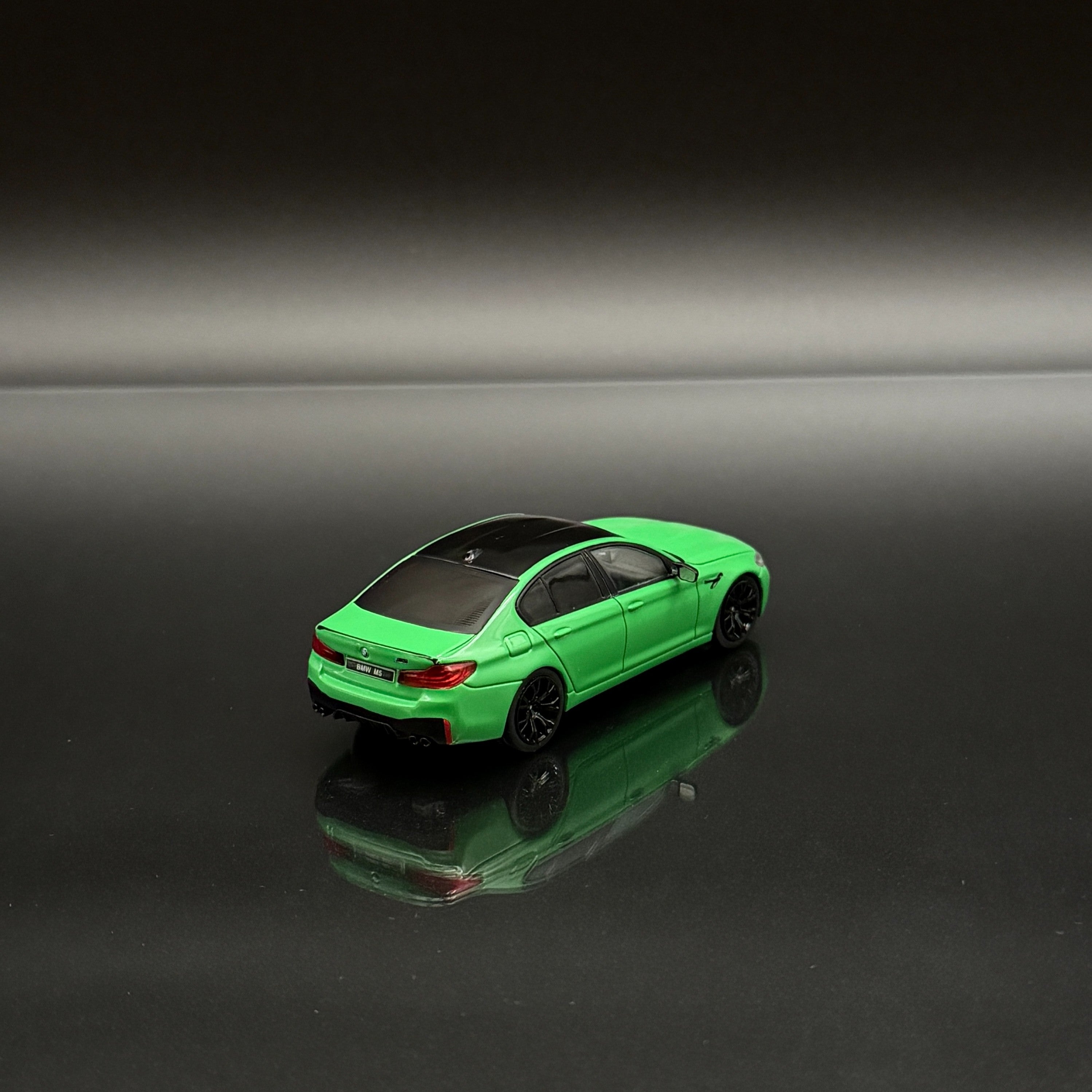 BMW M5 Competition 2022 Signal Green 1:43 Premium Diecast Model Car