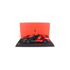 Ferrari SF90 Spider – Rosso Magma Edición Limitada (90 unidades) con Vitrina Escala 1:18 de BBR Models