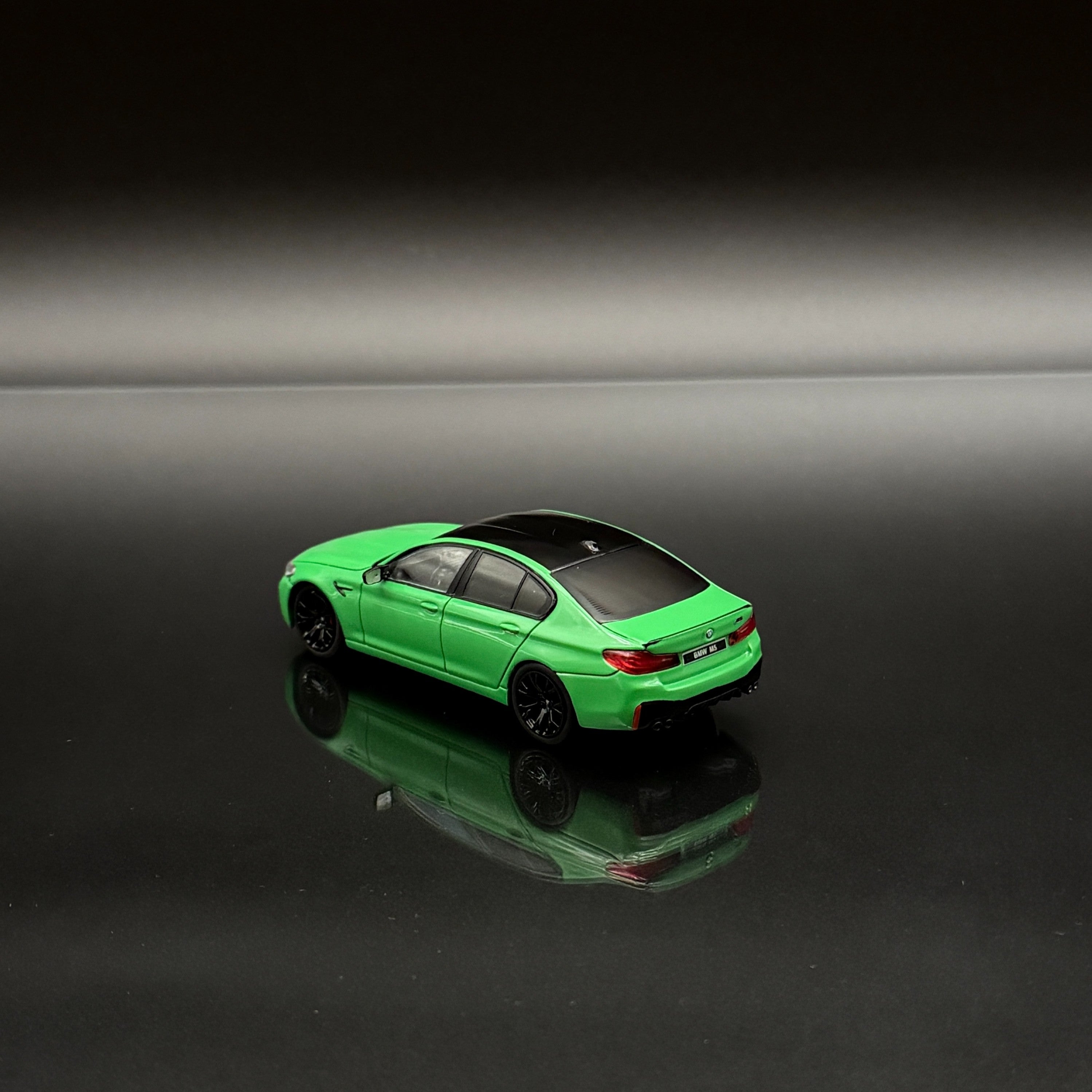 BMW M5 Competition 2022 Signal Green 1:43 Premium Diecast Model Car