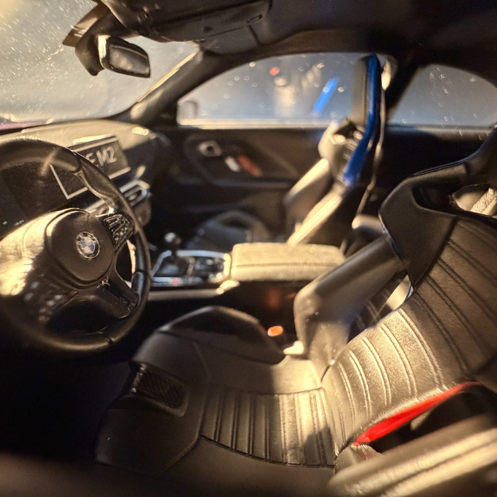 BMW M2 G87 Coupé 2023 – Violet Crépuscule Métallisé – Modèle de collection haut de gamme à l'échelle 1:18 par GT Spirit