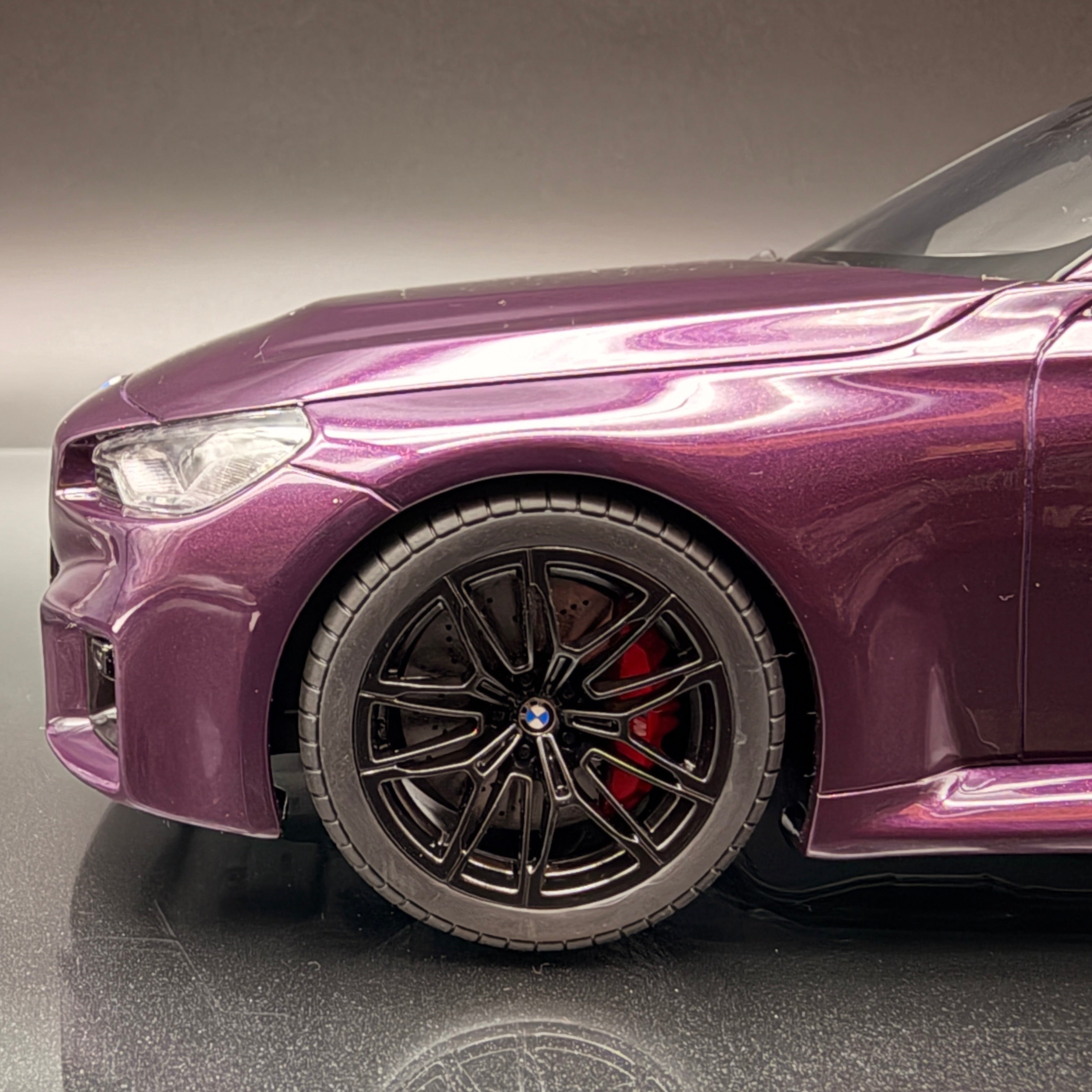 BMW M2 G87 Coupé 2023 – Violet Crépuscule Métallisé – Modèle de collection haut de gamme à l'échelle 1:18 par GT Spirit