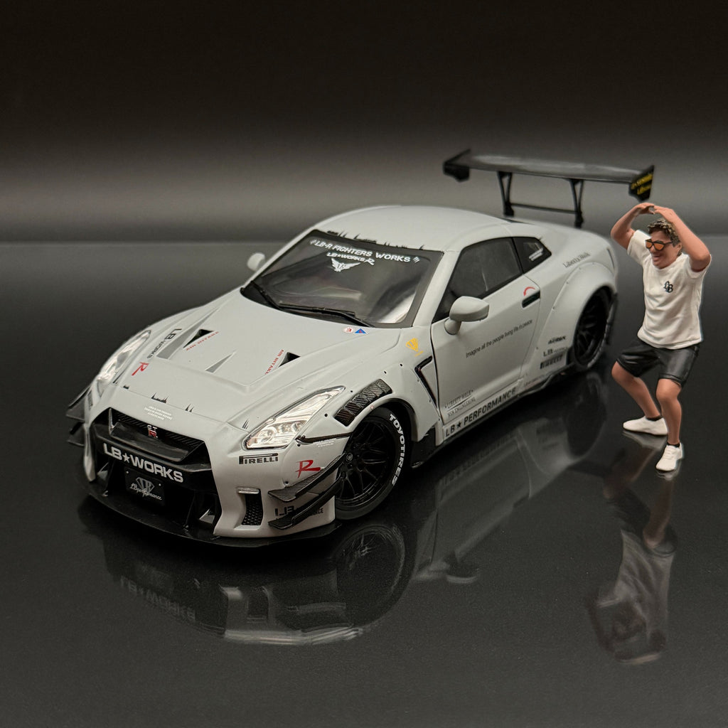 Nissan GT-R R35 Liberty Walk 2.0 2024 灰色 1:18 Solido 宽体模型车