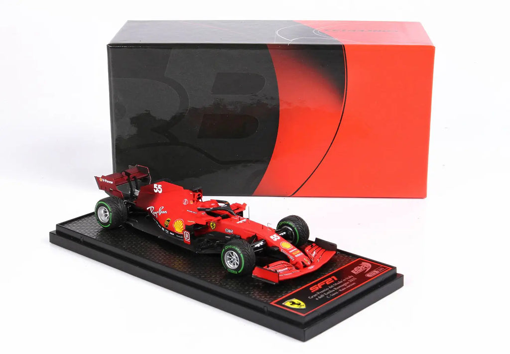 BBR Models Ferrari SF21 #55 Carlos Sainz – GP Emilia Romaña 2021 Versión Lluvia – Coche a Escala 1:43 con Vitrina (Edición Limitada 240 pzas) de BBR Models
