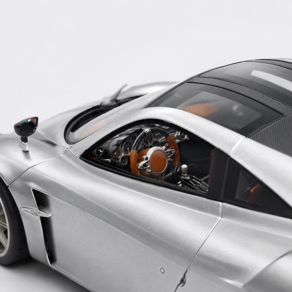 Pagani Huayra Codalunga – Grigio Montecarlo Semi Mate Edición Limitada (100 pzas) con Vitrina Escala 1:18 de BBR Models