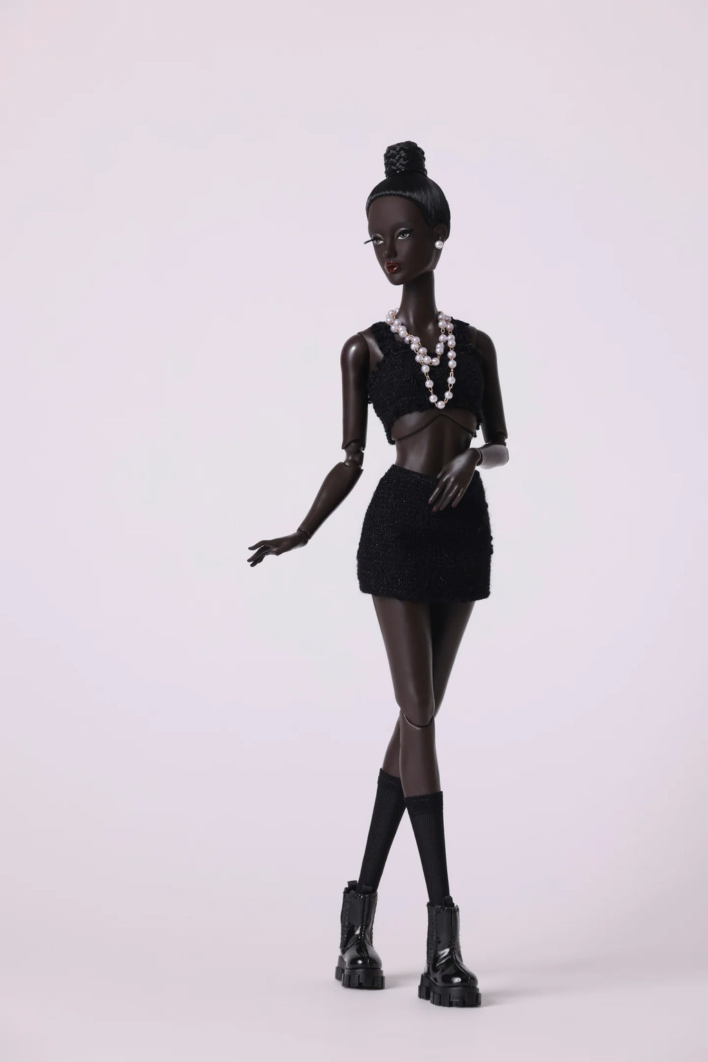 Serie 2 PARIS Modell Nr. 02 Defa Lucy