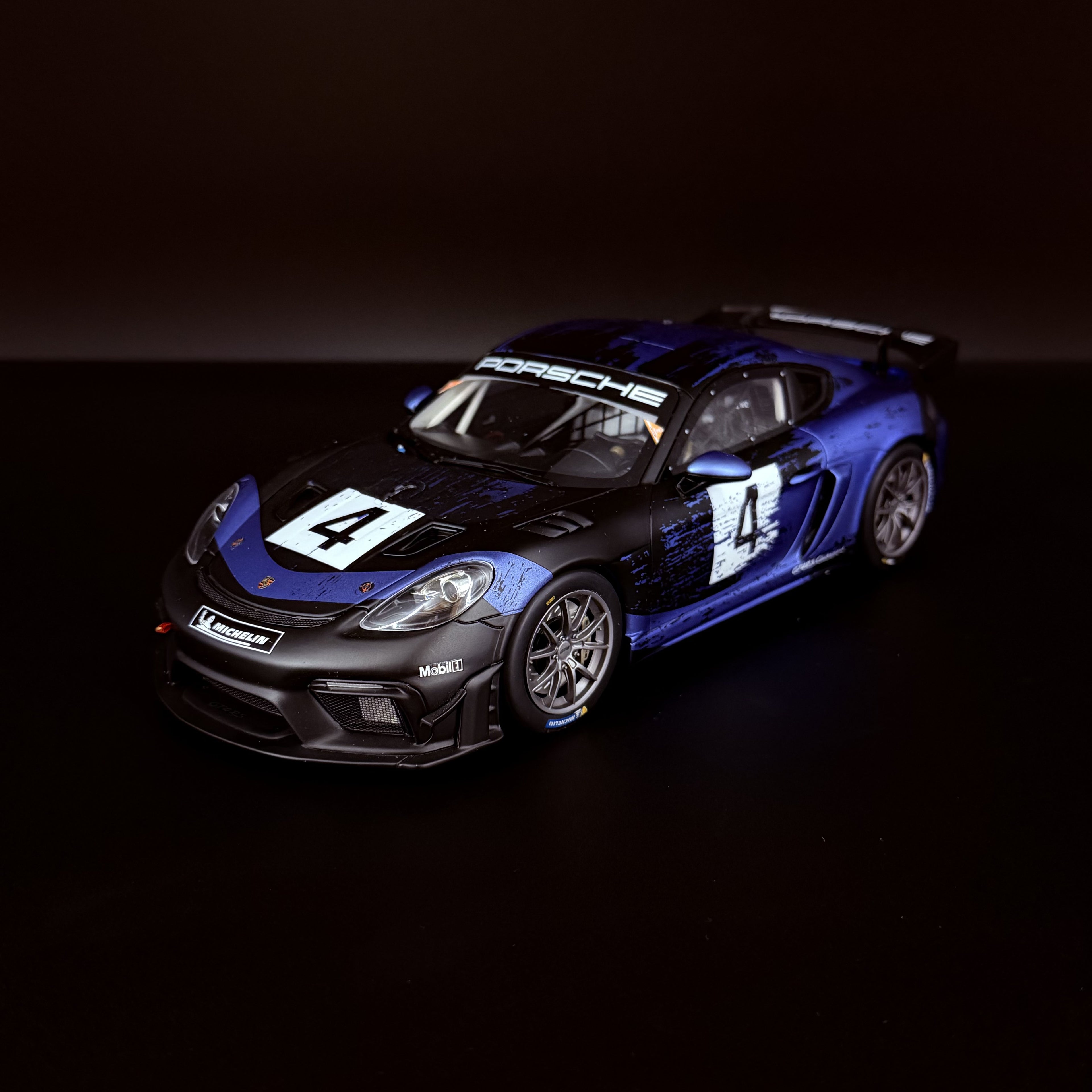 Porsche 718 Cayman GT4 RS Clubsport – Maßstab 1:18 von OTTOmobile