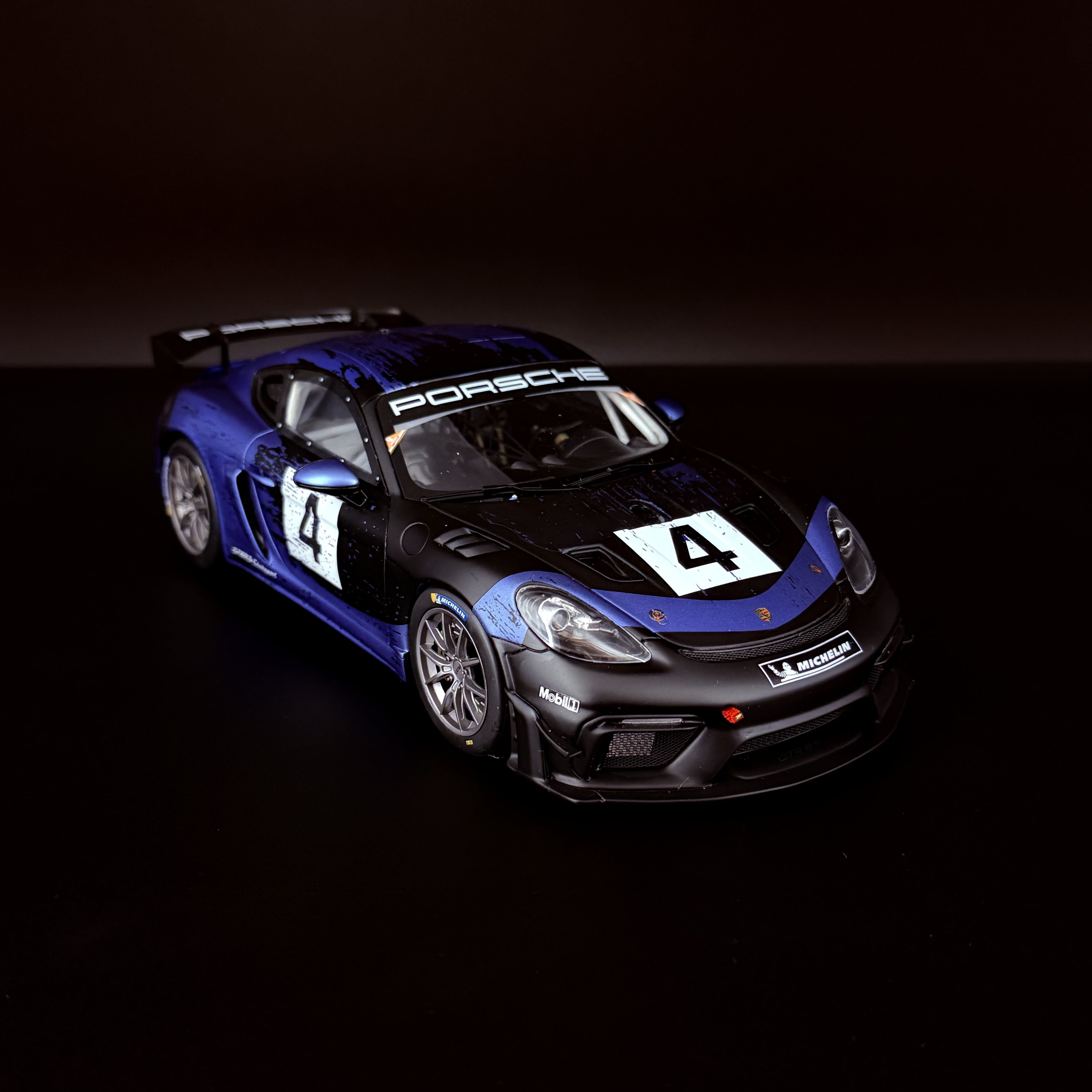 Porsche 718 Cayman GT4 RS Clubsport – Maßstab 1:18 von OTTOmobile