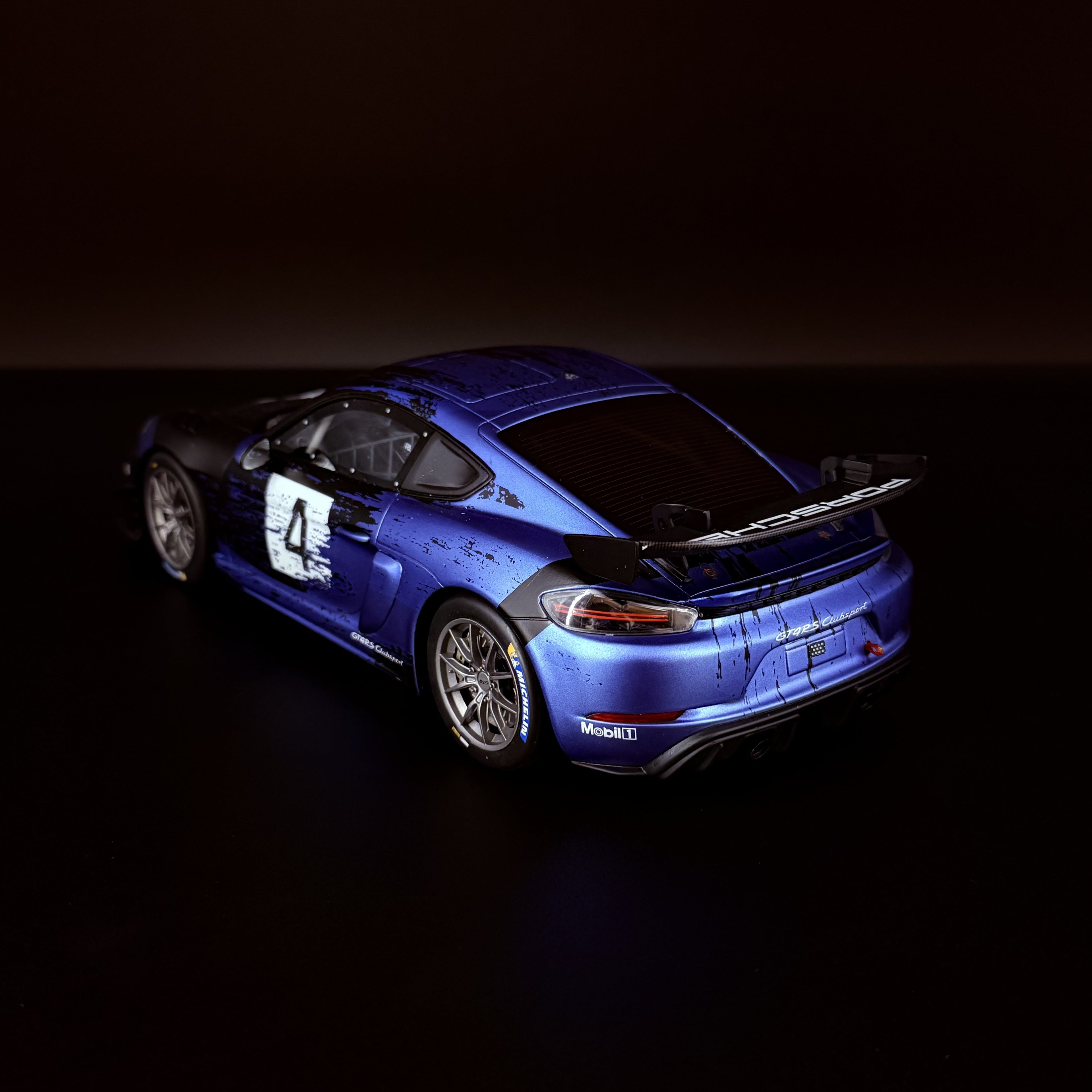 Porsche 718 Cayman GT4 RS Clubsport – Maßstab 1:18 von OTTOmobile