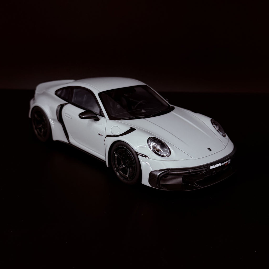 Porsche (911 Typ 992 Turbo S) Brabus 900 Rocket-R 2023 (Grau), GT Spirit 1/18