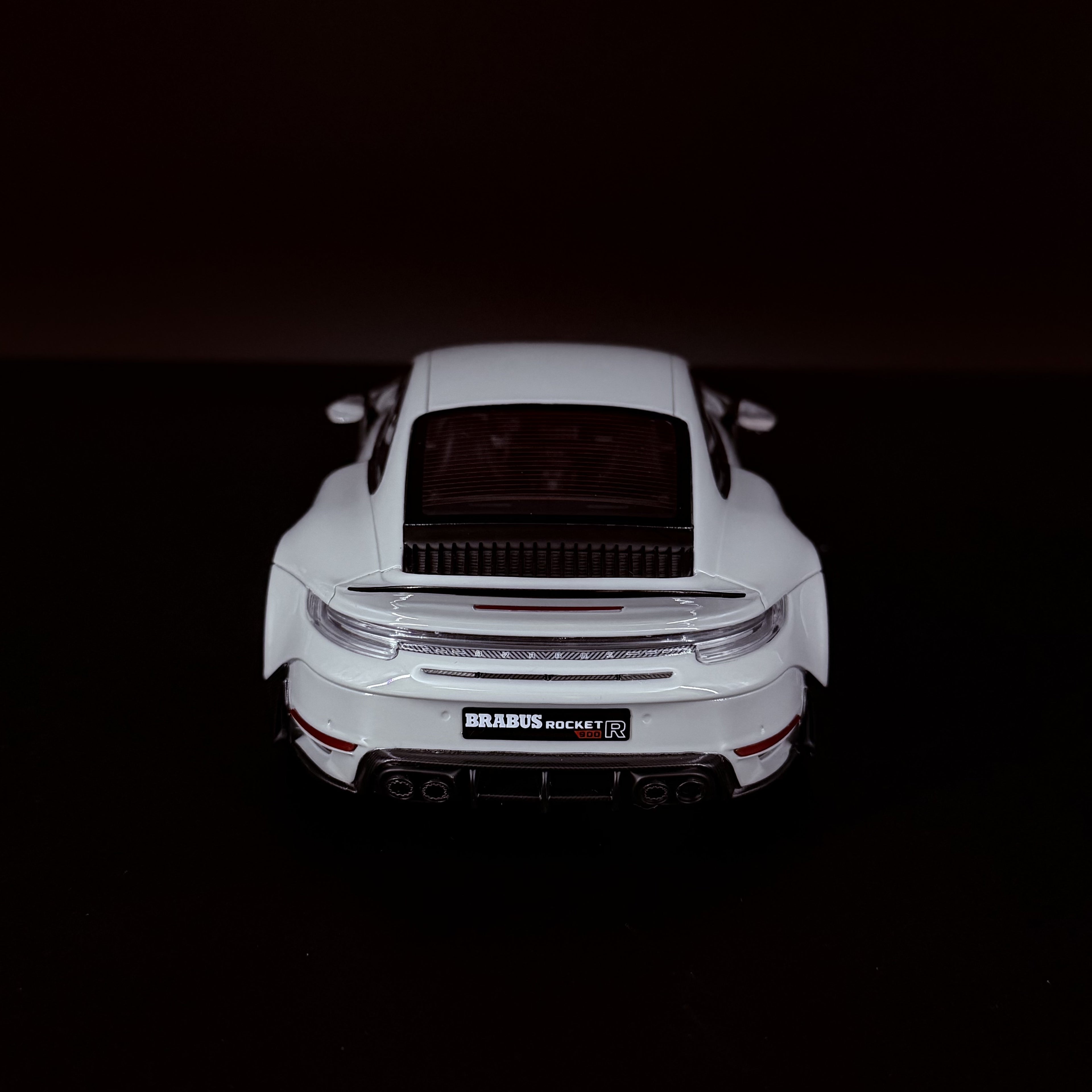 Porsche (911 Typ 992 Turbo S) Brabus 900 Rocket-R 2023 (Grau), GT Spirit 1/18