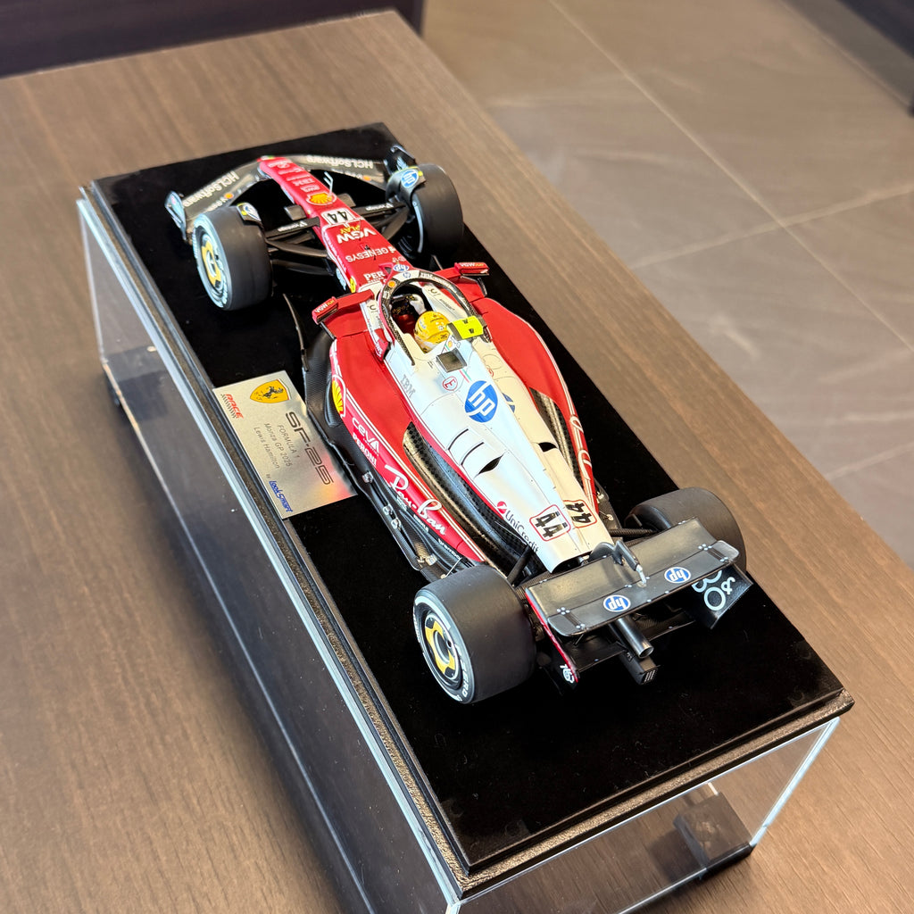 Ferrari SF-25 č. 44 Lewis Hamilton, Veľká cena Monzy 2025, mierka 1:18 od Looksmart