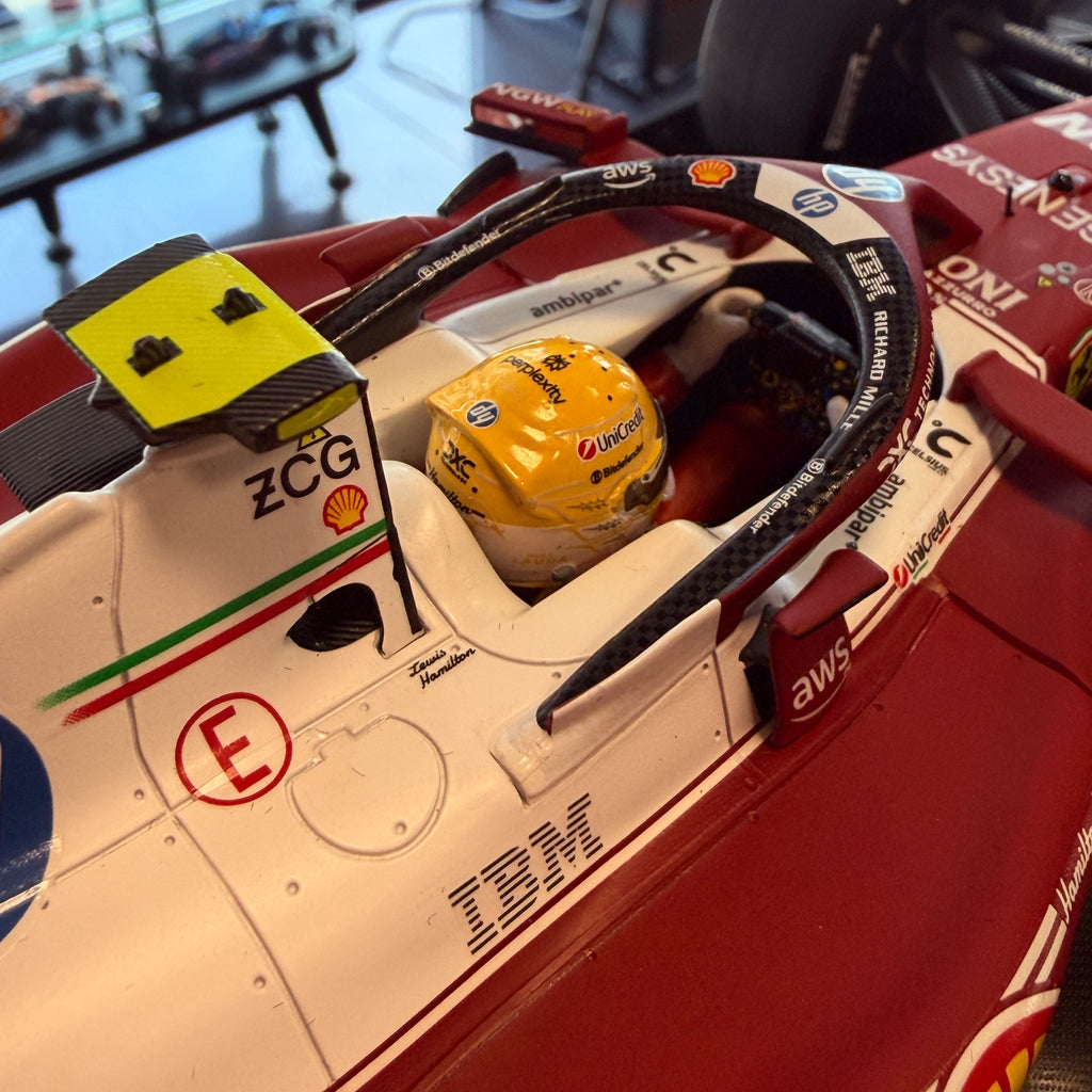 Ferrari SF-25 č. 44 Lewis Hamilton, Veľká cena Monzy 2025, mierka 1:18 od Looksmart