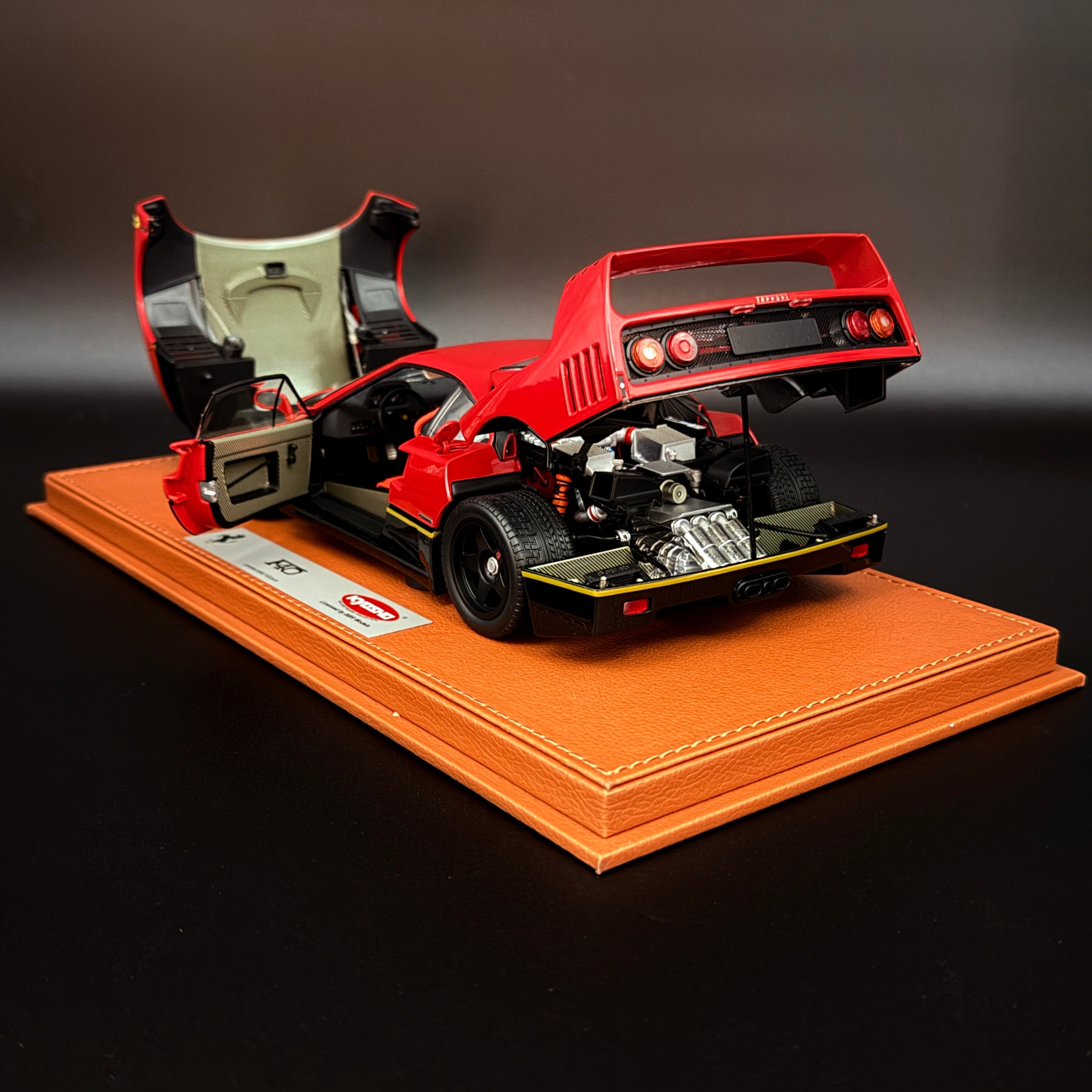 Bbr-models Ferrari F40 1987 - Mit Vitrine - Mit Showcase 1/18 Rot Schwarz Gold