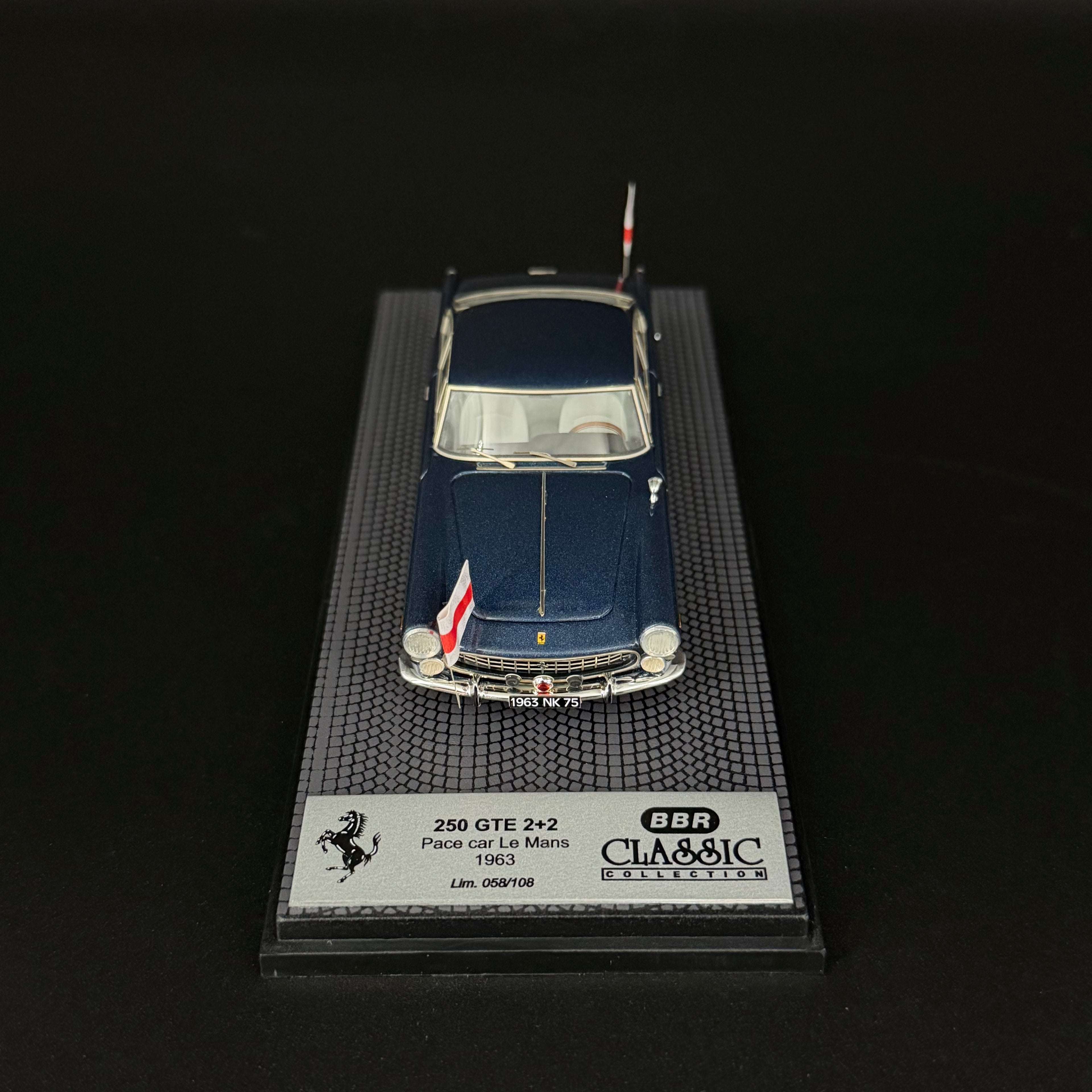 1:43 Ferrari 250 GTE 2+2 Pace Car – Le Mans 1963 – limitált kiadás, 108 db, BBR