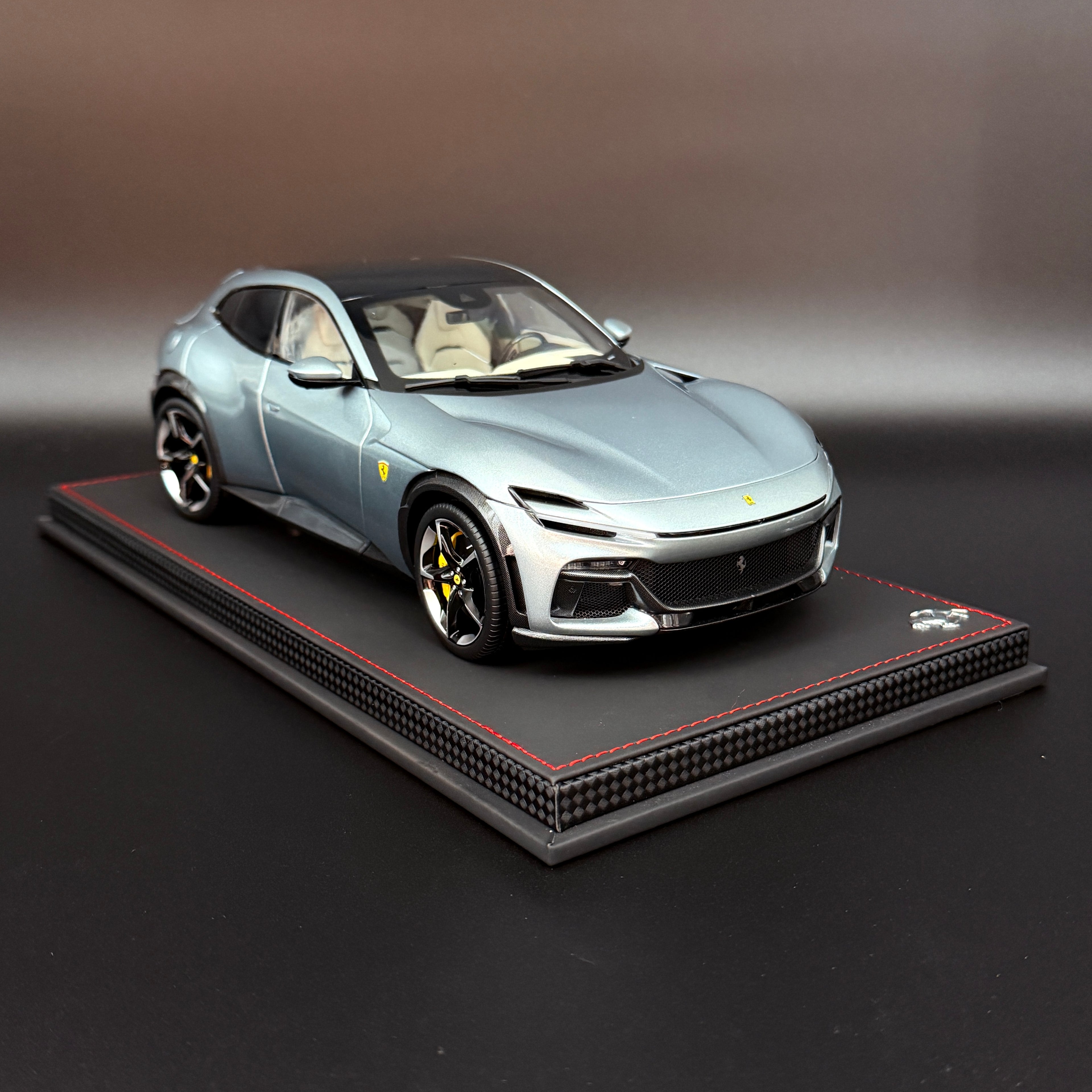 1/18 Ferrari Purosangue Grigio Titanio mit Dach, limitiert auf 80 Stück, BBR