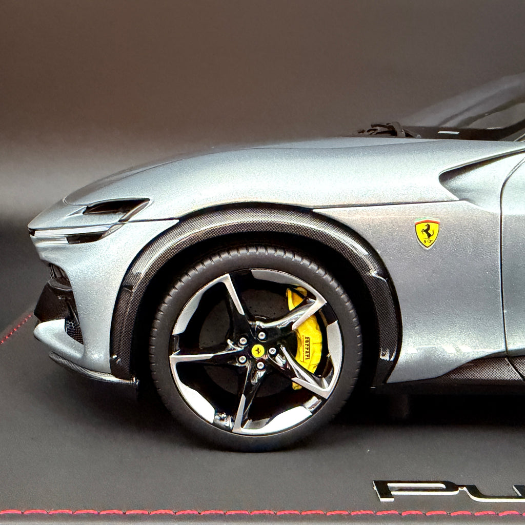 1/18 Ferrari Purosangue Grigio Titanio mit Dach, limitiert auf 80 Stück, BBR